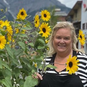 Meet your Posher, Lenette